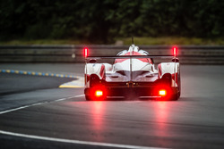#6 Toyota Racing Toyota TS050 Hybrid: Stテゥphane Sarrazin, Mike Conway, Kamui Kobayashi