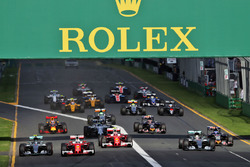 Sebastian Vettel, Ferrari SF16-H leads at the start of the race