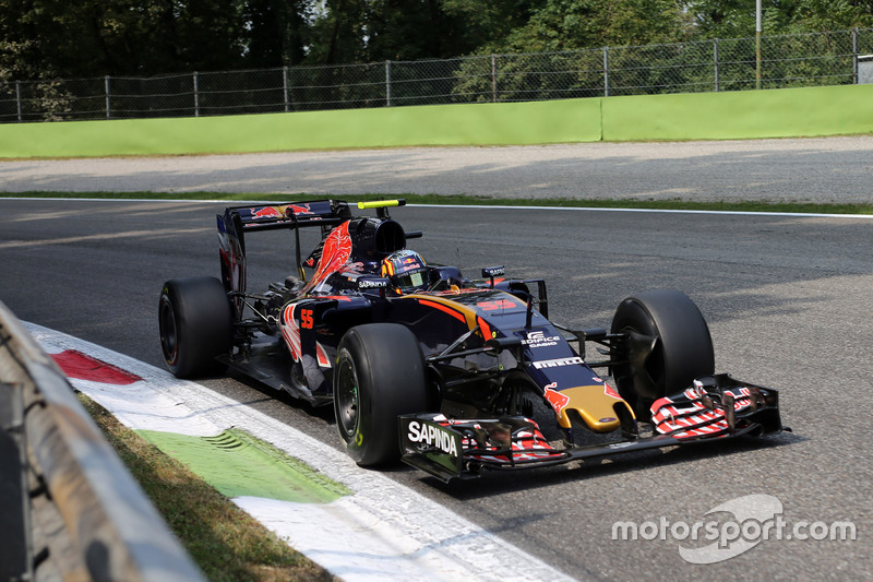 Carlos Sainz Jr., Scuderia Toro Rosso STR11