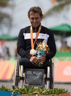 Podium: Winner Alex Zanardi with Stuart Tripp and Oscar Sanchez