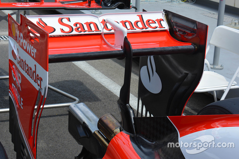 Detalle del alerón trasero de Ferrari