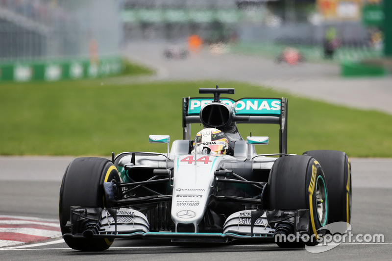 2016: Lewis Hamilton, Mercedes F1 W07 Hybrid