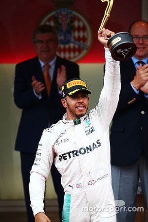 Race winner Lewis Hamilton, Mercedes AMG F1 celebrates on the podium