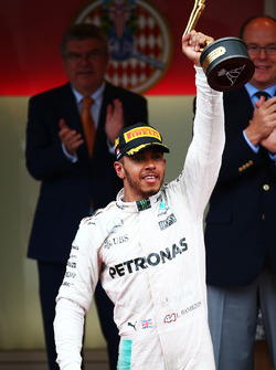 Race winner Lewis Hamilton, Mercedes AMG F1 celebrates on the podium