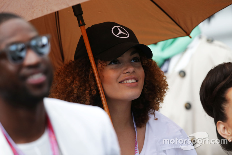 Lovely grid girl