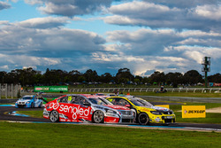 Lee Holdsworth and Karl Reindler, Team 18 Holden and Rick Kelly and Russell Ingall, Nissan Motorsports