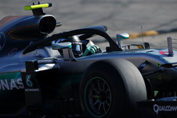 Nico Rosberg, Mercedes AMG F1 W07 Hybrid with the Halo cockpit cover