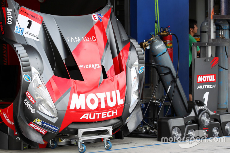 #1 MOTUL AUTECH GT-R