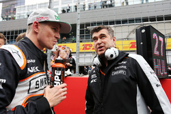 Nico Hulkenberg, Sahara Force India F1 on the grid with Bradley Joyce, Sahara Force India F1 Race En