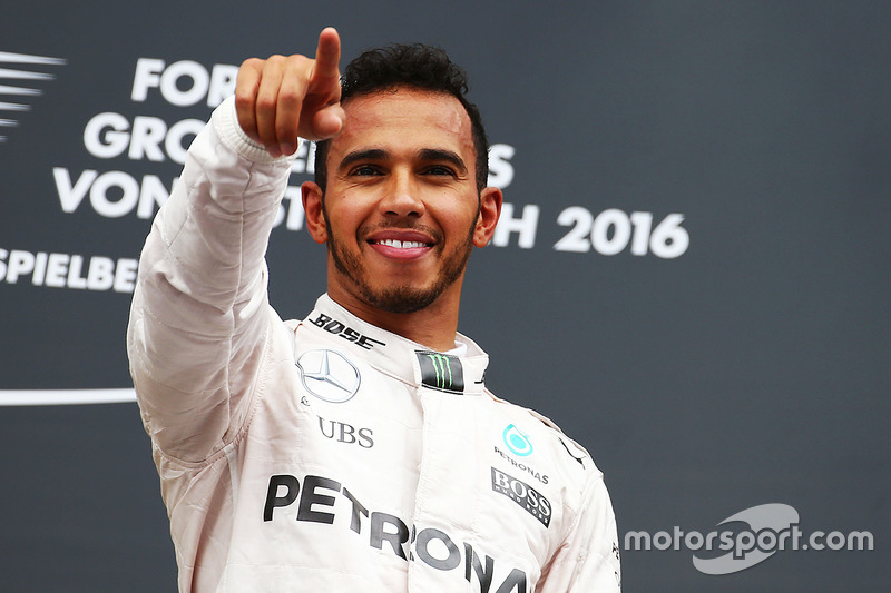 10e hat trick pour Hamilton