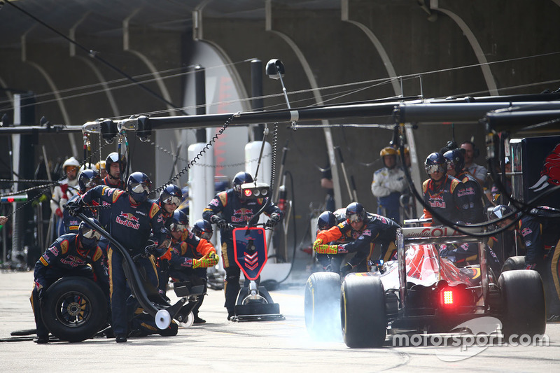 China: De nuevo en los puntos, pero detrás de Verstappen