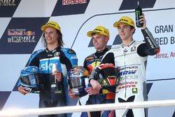 Podium : le vainqueur Brad Binder, Red Bull KTM Ajo, le deuxième, Nicolo Bulega, Sky Racing Team VR46, le troisième, Francesco Bagnaia, Aspar Team Mahindra