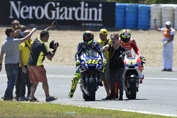 Winnaar Valentino Rossi, Yamaha Factory Racing met de fans