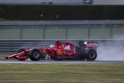 Sebastian Vettel, Ferrari, teste les pneus Pirelli 2017