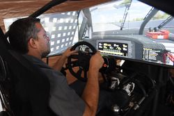 Tony Stewart, Stewart-Haas Racing durante un evento de iRacing