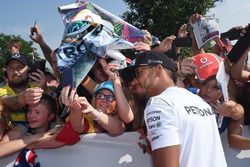 Lewis Hamilton, Mercedes with fans