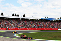 Max Verstappen, Red Bull Racing RB12; Daniel Ricciardo, Red Bull Racing RB12