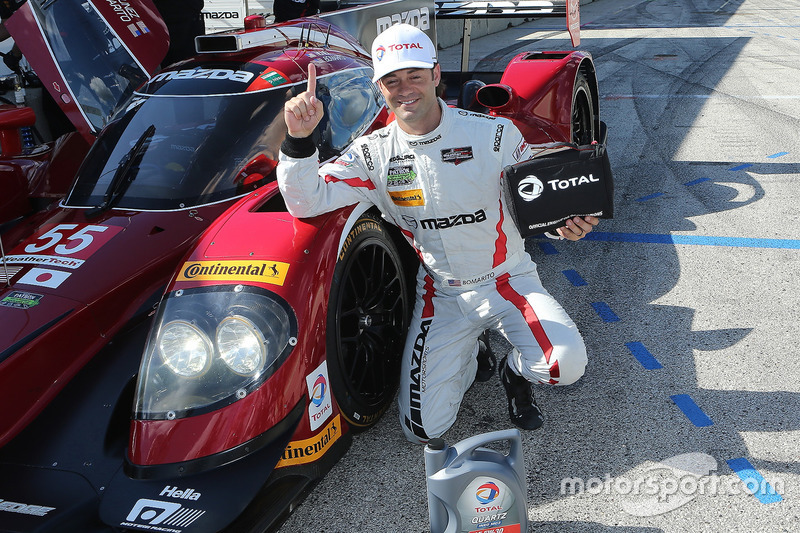 Ganador de la pole Jonathan Bomarito, Mazda Motorsports