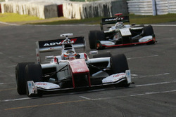 ストフェル・バンドーン(Stoffel Vandoorne, DOCOMO TEAM DANDELION RACING)とアンドレ・ロッテラー(Andre Lotterer, VANTELIN TEAM TOM’S)