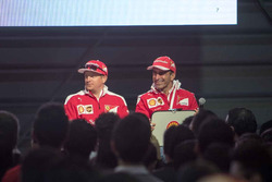 Kimi Raikkonen, Ferrari y Marc Gene, Piloto de prueba, Scuderia Ferrari en el Shell Eco-marathon cars