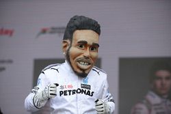 Кукла Льюиса Хэмилтона, Mercedes AMG F1