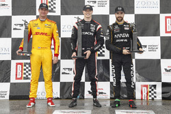 Ryan Hunter-Reay, Andretti Autosport Honda, Josef Newgarden, Team Penske Chevrolet, James Hinchcliffe, Schmidt Peterson Motorsports Honda, podium