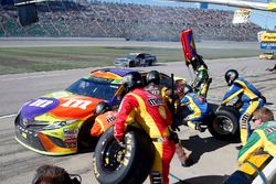 Kyle Busch, Joe Gibbs Racing Toyota pit stop