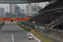 #2 Porsche Team Porsche 919 Hybrid: Timo Bernhard, Earl Bamber, Brendon Hartley