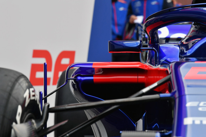 Понтон Scuderia Toro Rosso STR13