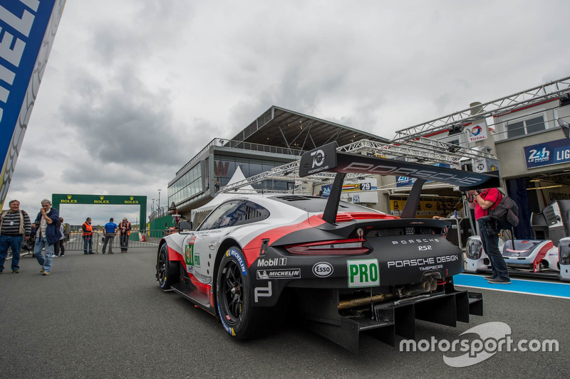 #91 Porsche GT Team Porsche 911 RSR