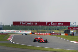 Kimi Raikkonen, Ferrari SF71H, Lewis Hamilton, Mercedes AMG F1 W09
