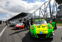 #912 Manthey Racing Porsche 991 GT3-R: Richard Lietz, Frédéric Makowiecki