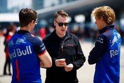 Brendon Hartley, Toro Rosso, met techneuten