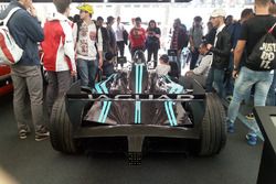 Jaguar I-Type II in esposizione nell'eVillage