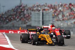 Carlos Sainz Jr., Renault Sport F1 Team RS17 and Sebastian Vettel, Ferrari SF70H