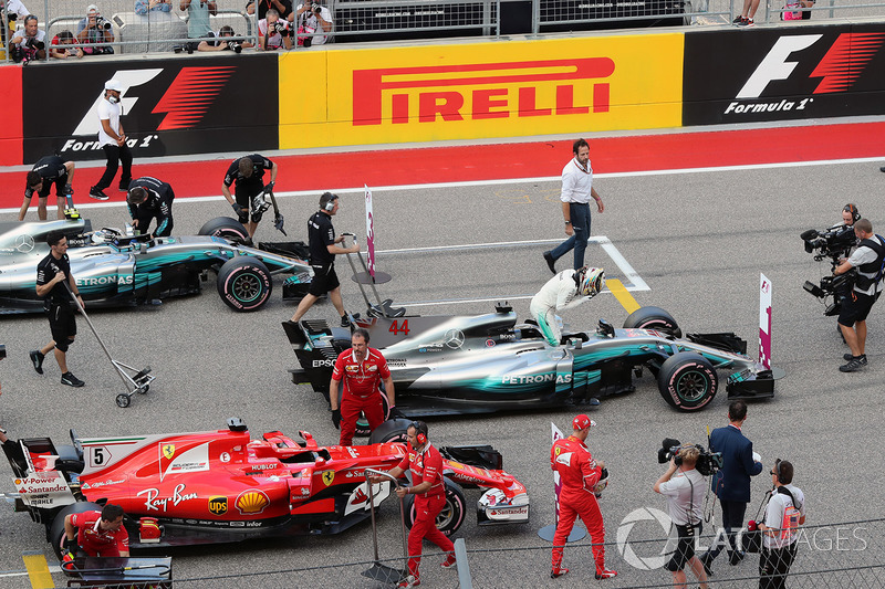 Polesitter Lewis Hamilton, Mercedes-Benz F1 W08 celebrates in parc ferme with Sebastian Vettel, Ferrari SF70H and Valtteri Bottas, Mercedes-Benz F1 W08