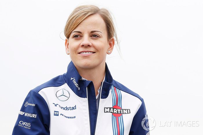 Desde inicios de la década de los noventa, en Brasil 1992 exactamente, una mujer no participaba oficialmente en alguna sesión de un fin de semana de Gran Premio. Susie Wolff lo hizo en cuatro ocasiones, dos en 2014, dos en 2015.