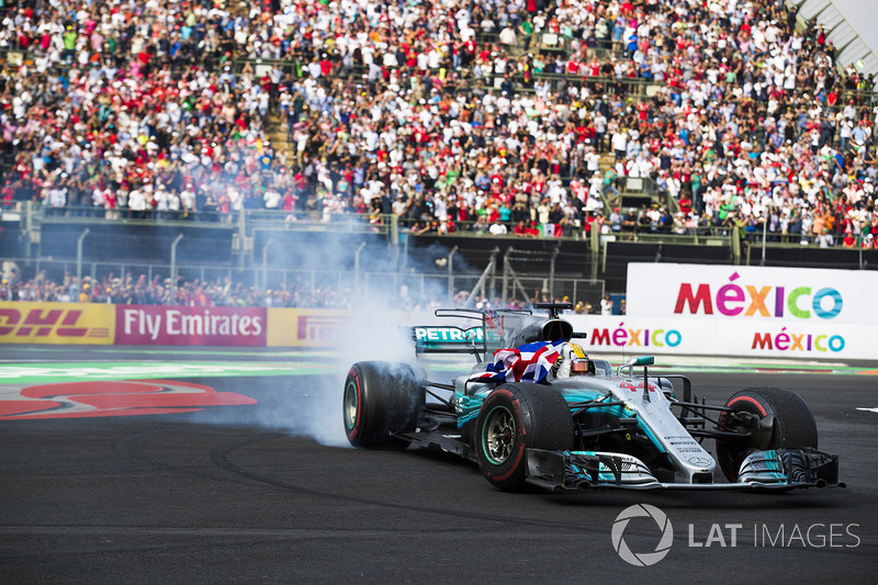 2017 World Champion Lewis Hamilton, Mercedes AMG F1