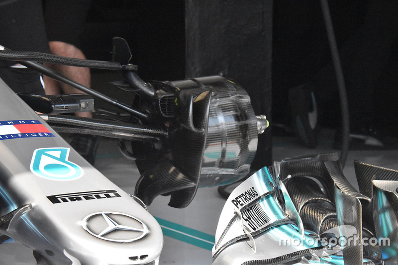 Mercedes-AMG F1 W09 front brake detail