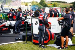 Kevin Magnussen, Haas F1 Team, on the grid