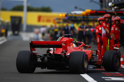 Sebastian Vettel, Ferrari SF71H, rentre au stand