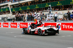 #8 Toyota Gazoo Racing Toyota TS050: Sébastien Buemi, Kazuki Nakajima, Fernando Alonso