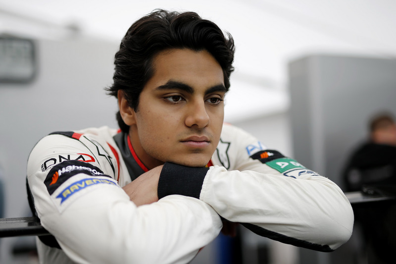 Enaam Ahmed, Hitech Bullfrog GP Dallara F317 - Mercedes-Benz