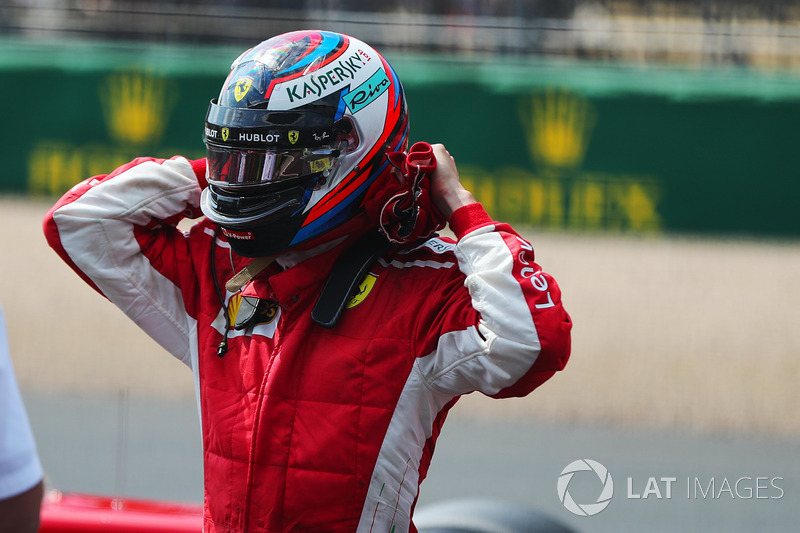 Raikkonen, Alonso ile eşitledi