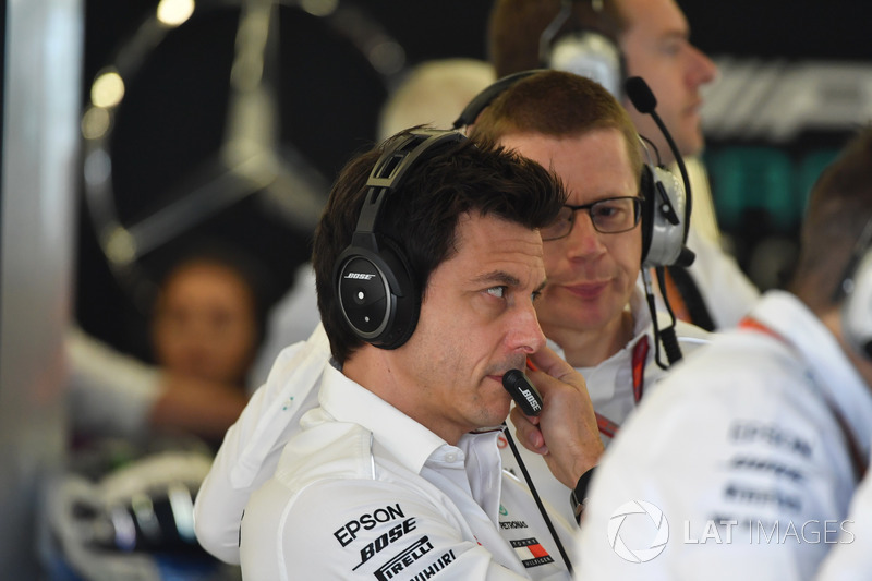 Toto Wolff, directeur de Mercedes F1 et Andy Cowell, directeur général, Mercedes AMG High Performance Powertrains