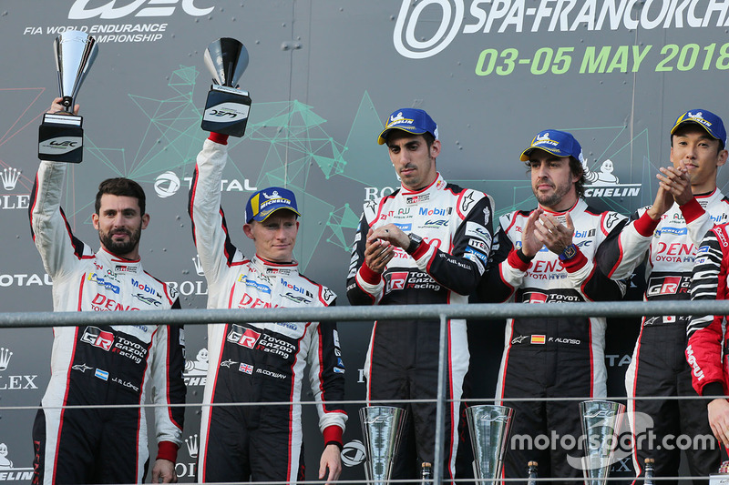 Podio: segundo #7 Toyota Gazoo Racing Toyota TS050: Mike Conway, Jose Maria Lopez
