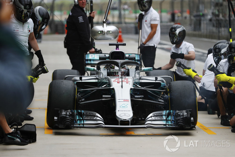 Lewis Hamilton, Mercedes AMG F1 W09, makes a pit stop