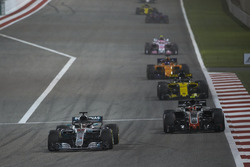 Льюис Хэмилтон, Mercedes AMG F1 W09, Кевин Магнуссен, Haas F1 Team VF-18, Нико Хюлькенберг, Renault