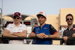 Charles Leclerc, Sauber, Pierre Gasly, Scuderia Toro Rosso et Romain Grosjean, Haas F1 lors de la parade des pilotes