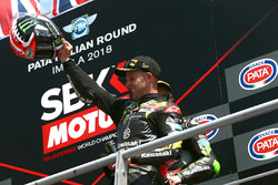 Podio: il vincitore della gara Jonathan Rea, Kawasaki Racing